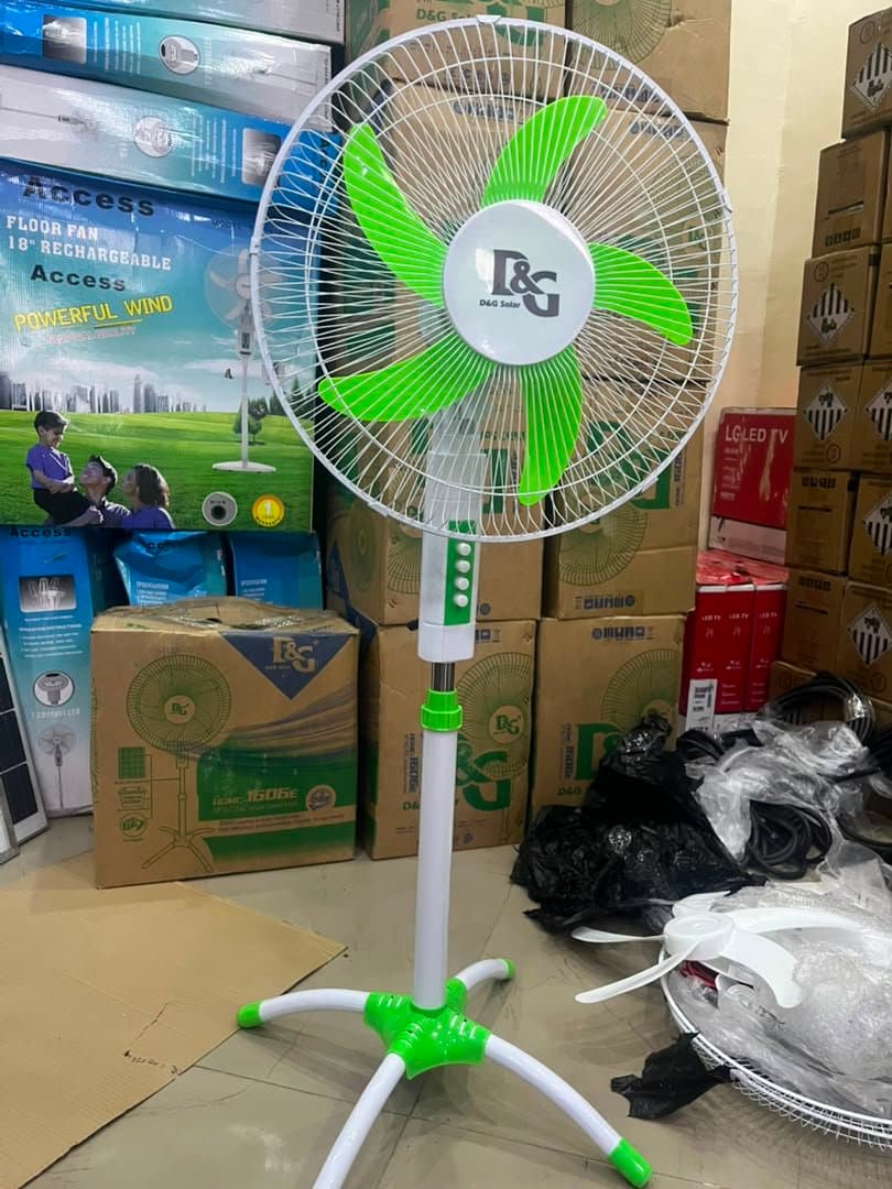 D & G SOLAR STAND FAN